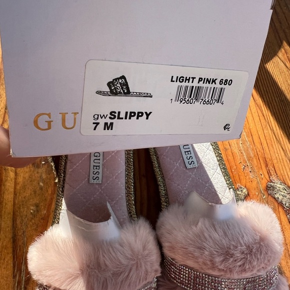NWT GUESS Slippy Faux Furry Pink Rhinestone Slippers Sz 7 - Picture 6 of 7